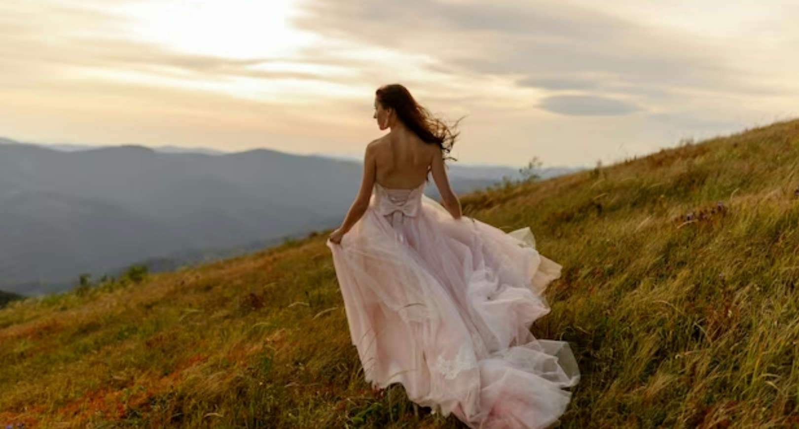 Discover the latest trends in rustic wedding dresses: a must-see guide for 2024