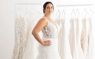 What Is the Best Wedding Dress Shape for Overweight Brides with a Tummy?