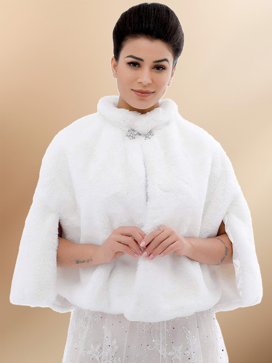 Women's Casual Midweight White Faux Fur Capes