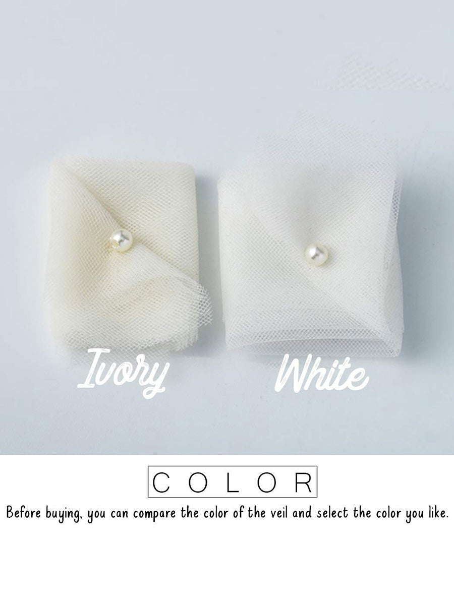 2-stufiger weißer Hochzeitsschleier für die Braut, kurzer Fingerspitzen-Brautschleier aus Tüll mit Kamm und Schnittkante 