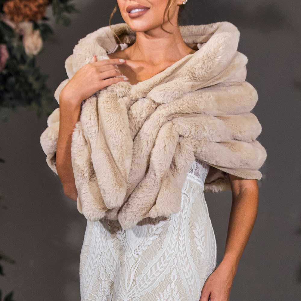 Accesorios de boda de abrigo de invierno completo de piel de zorro sintética de color blanco marfil
